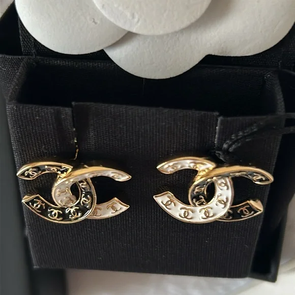 Chanel CC Stud Earrings - Picture 8 of 14